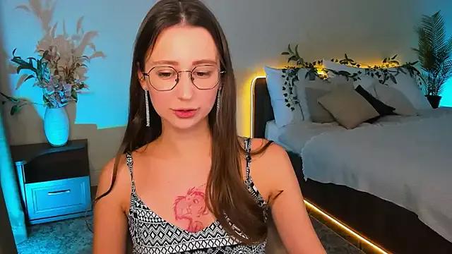 Freechat YourLovellyStory on StripChat