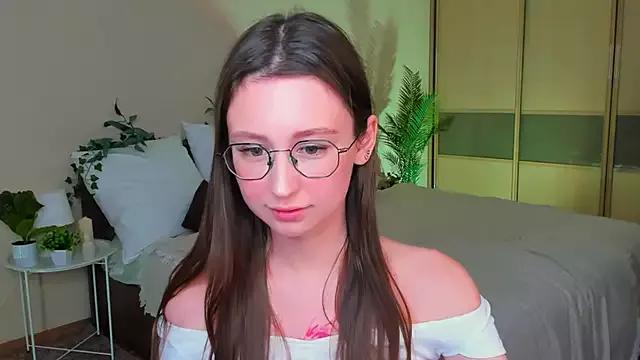 Freechat YourLovellyStory on StripChat