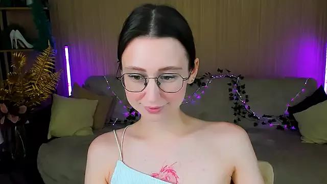 Freechat YourLovellyStory on StripChat