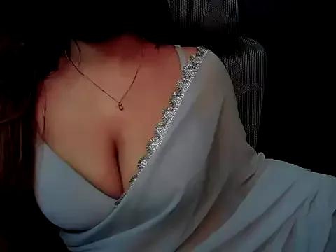Freechat YoursSuku on StripChat