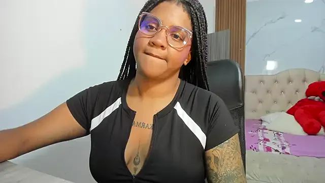 ZahraRose on StripChat