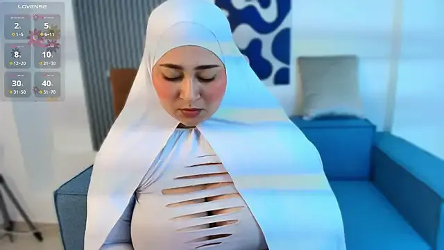 Zalma_eva — control toy 1 min + show pussy