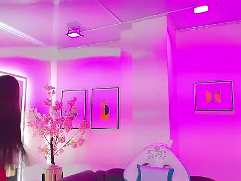 Zoe_swan — Freechat on StripChat