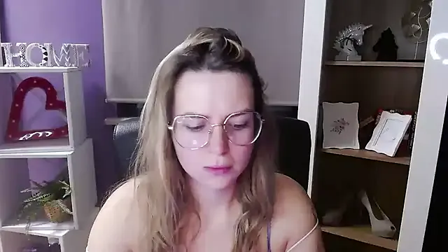 Zoey_Erotic — pay my bills